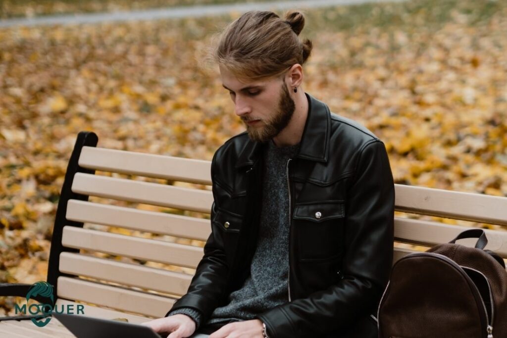 Men's medium length hairstyle